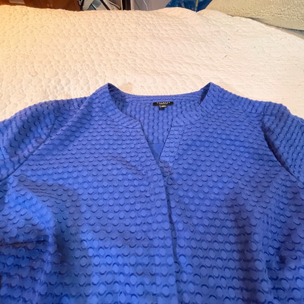Talbots Woman Petite Blue Textured Dot‎ V Neck Long Sleeve Blouse Top XP - Picture 7 of 8